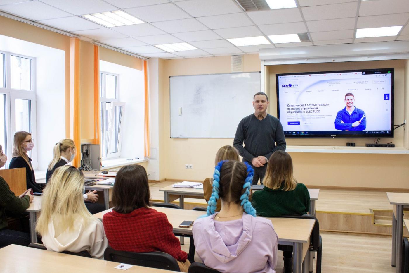 Где пройти стажировку? Рассказываем о двух международных компаниях